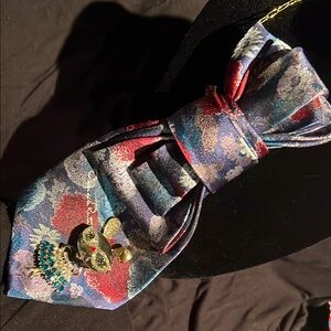 Oscar de la Renta Blue and Red Silk Scarf